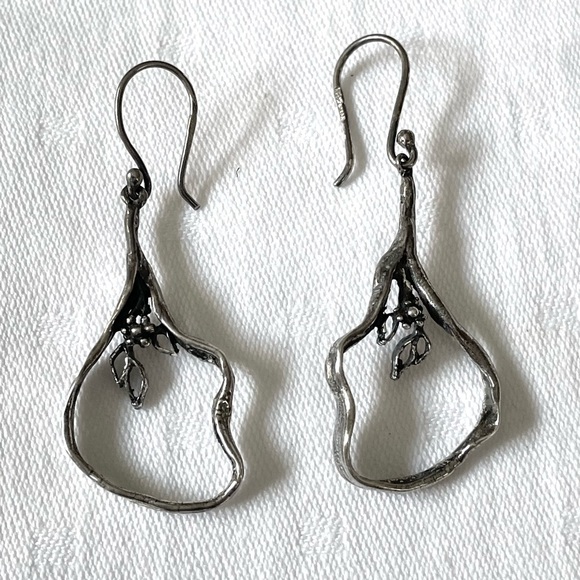 Vintage Silver Toned European Dangly Earrings with Leafy Motif - Picture 2 of 4